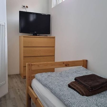 Ferienwohnung/Monteurwohnung Alte Garage Ahnatal Esterno foto