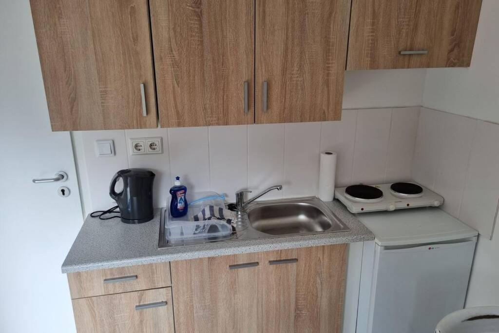 Ferienwohnung/Monteurwohnung Alte Garage Ahnatal Esterno foto