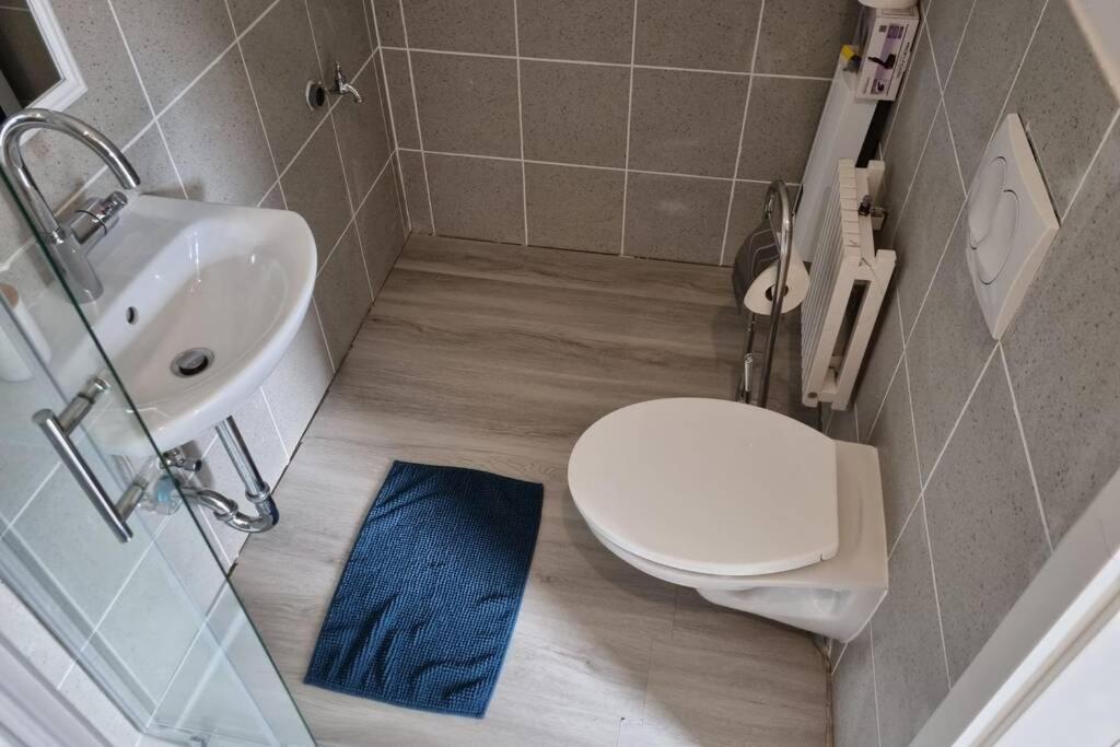 Ferienwohnung/Monteurwohnung Alte Garage Ahnatal Esterno foto